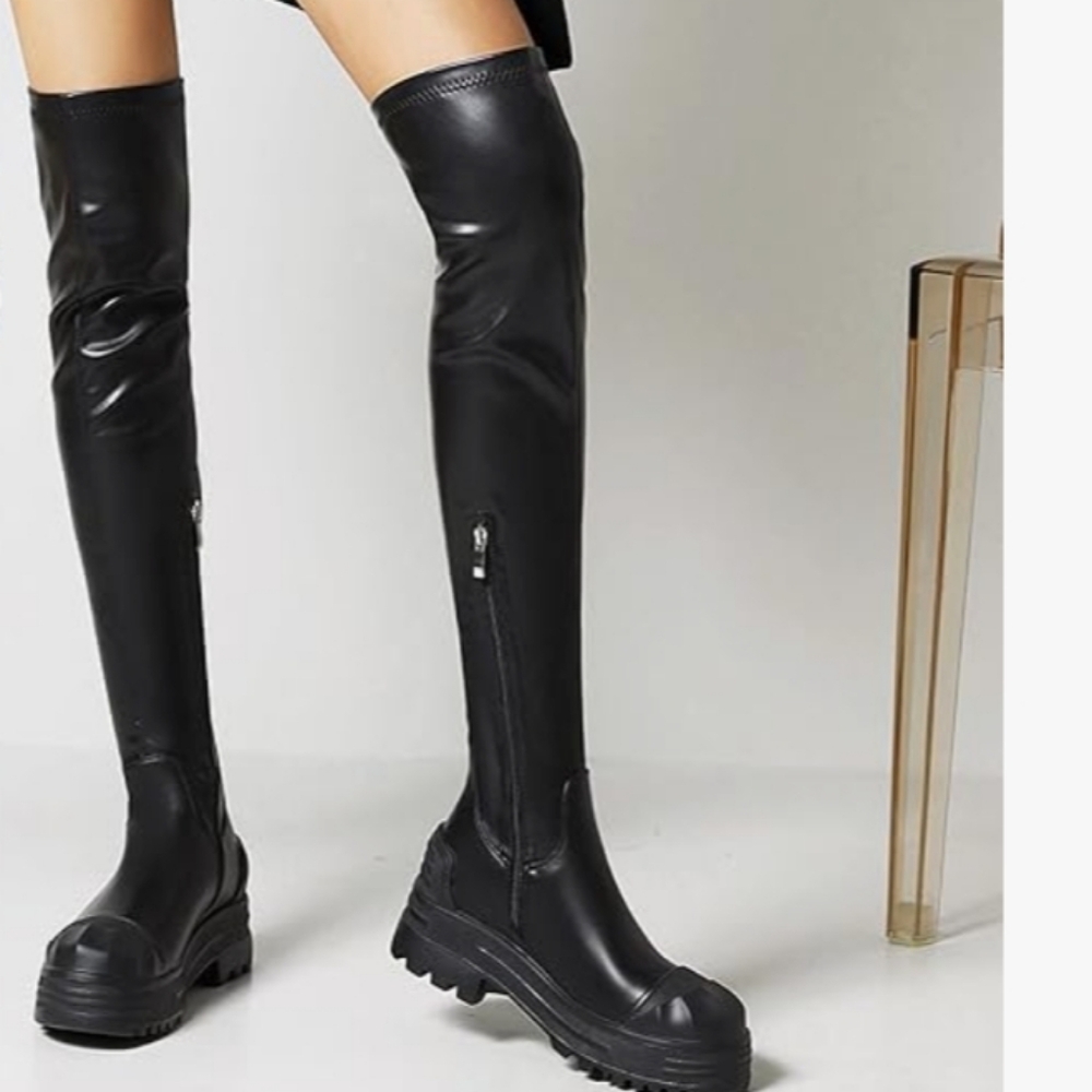 Posh family......Help me find these boots????